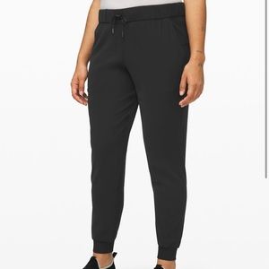 Lululemon On the Fly Jogger 28”